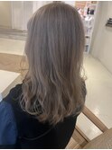 ハイトーングレージュ