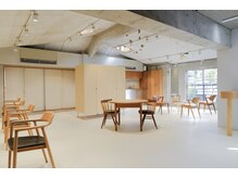 シックス(SIX)