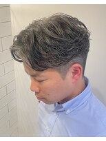 フリーク バーバーショップ 都島店(FREAK BARBER SHOP) 韓国風ツーブックセンターパートフェザーパーマ