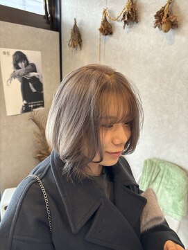 ハンチ(hunch) 透明感グレージュカラー