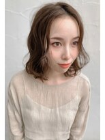 ヴァロ(Valo)&nbsp;ふんわりボブ風コテ巻きアレンジ鎖骨レイヤーミディアム