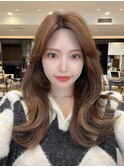 後れ毛が可愛い顔周りハイレイヤーロングチェリーブラウン