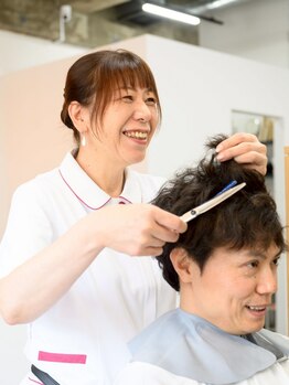 ジェイズワールド(J's World)の写真/１人のスタイリストが最初から最後までマンツーマン施術！丁寧なカウンセリングであなたの理想を叶えます☆