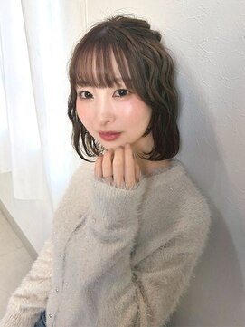 ボブパーマ ハーフアップ 20代 顔周りカット ベージュカラー