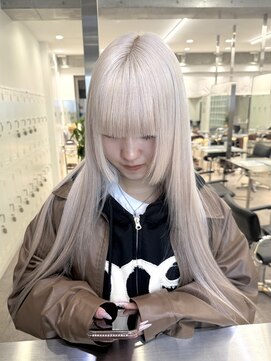 サンクプロジェクト(cinq PROJECT) 明るめホワイトミルクティーベージュ韓国ミディアムレイヤー原宿