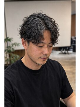 ジェットブラックキューサンロク(JET BLACK 936) 40代大人のツイストスパイラルパーマ