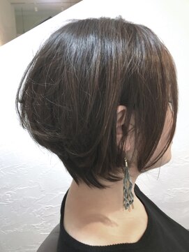 リール ヘアー 箱崎店(rire hair) rire hair  箱崎　大人、耳掛けショートボブ