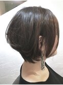 rire hair  箱崎 大人、耳掛けショートボブ