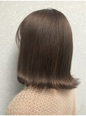 アフロート恵里　耳かけ　ウェーブパーマ　フォギーベージュ