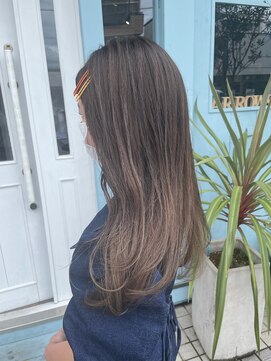 フース(Hus) ハイライトカラー　グラデーション　グレージュ