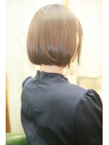 テテクルー(tete et clou) ぶつ切りではない大人の切りっぱなしボブ