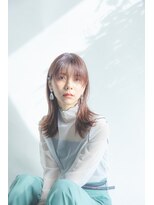 ページボーイ美容室 目元を包むワイドバングミディ