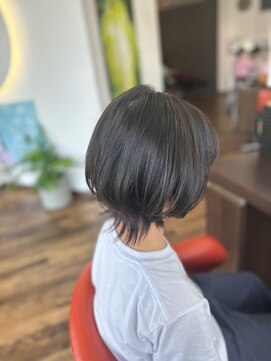 エムテコ(M.techo) 外ハネショートボブ