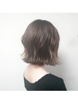 カミケン 方木田店(kamiken.)&nbsp;透明感グレージュ外ハネ切りっぱなしボブ【カミケン方木田店】