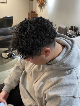 ビハインドザカーテン(BEHIND THE CURTAIN) メンズショート×波巻きウェーブ