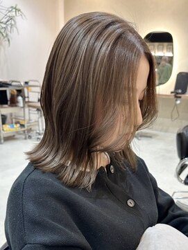 ヒビヲ(HIBIO) ハイライトカラーミルクティーベージュケアブリーチカラー30代