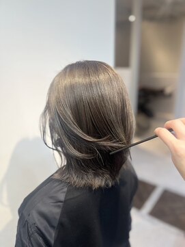 シンシア(CYNTHiA) コントラストシルバーアッシュ