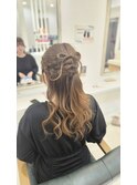 どこから見ても可愛い！編み込みリボンハーフアップ