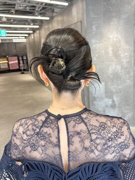ピークアブー 原宿ハラカド(PEEK-A-BOO) ヘアセット 結婚式ヘア お呼ばれヘア カチモリツイン シニヨン