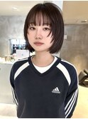 春の抜け感！ミニボブ×ぱつっと切りっぱなし◎