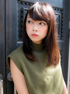 リリアン 表参道(relian) 内巻き耳かけセミディヘアスタイル