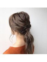 ベーグル(BAGLE)&nbsp;ラフにしばってもかわいい☆赤味ゼロのグレージュヘアー