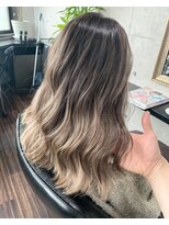 バーチョ(bacio)&nbsp;ベージュブロンドバレイヤージュ【Insta→bacio_ozawa】
