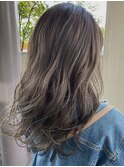 暗髪×透明感◎大人可愛いアッシュベージュ外国人風ハイライト