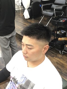アークス(Ark'ss) フェード　ソフトフェード　刈り上げ　ベリーショート