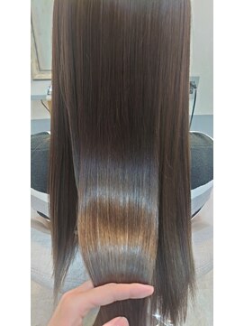 ジーナ 福岡千早(Zina) 【Zina千早】艶カラー/カーキグレージュ/20代30代40代