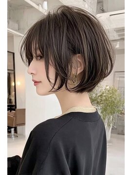 リアン アオヤマ(Liun Aoyama) くすみカラーとショートへア