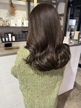 ジジ フルアヘッド(Gigi fullahead) 透明感オリーブカラー