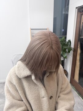 イオ(IO) ミルクティーグレージュ