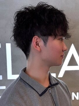 ステラ(STELLA) ニュアンスパーマ ツーブロック 刈り上げショート メンズパーマ