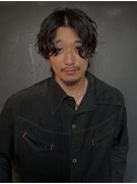 スパイラルパーマで作る無造作スタイル
