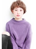 グレージュ系ヘアカラーショートヘアスタイル