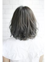 シュシュット(chouchoute)&nbsp;小顔セミウェットウェーブハイライトカラー美髪オリーブカラー83