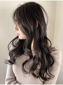 大人可愛いフェミニンロング斜めバングダークアッシュグレージュ