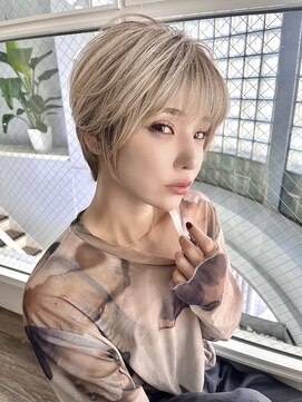 ミリア(MILIA) 大人可愛い小顔ショート20代30代40代ハイトーンカラー