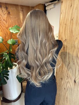 エッジ 下北沢(edge.) ロングハイトーンベージュブロンド　edge.下北沢