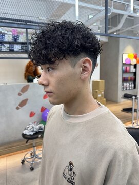 ゼスト リル 新宿(ZEST lill) スペインカール 外国人風 新宿 新宿東口