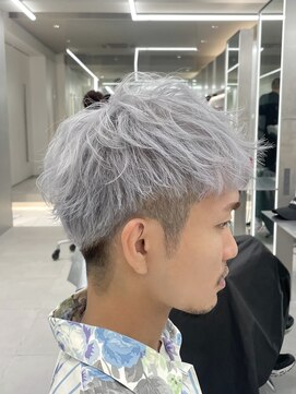 アールプラスヘアサロン(ar+ hair salon) ハイトーンブリーチカラーマッシュホワイトカラー