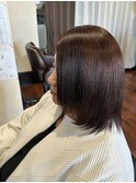 自然な白髪染めで根本から馴染むスタイル