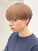 メンズマッシュとも相性の良いミルクティーカラー