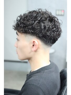 マーズ(MARS) スペインカール×スキンフェード/20代30代40代