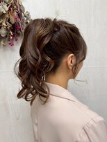 プランタン(Printemps) 技あり一つ結びポニーテールゆるふわアップ結婚式二次会イベント