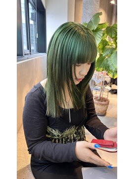 ロカリタ キョウト 河原町三条店(ROCAReTA kyoto) ブリーチ履歴／ブリーチ施術有：グリーンカラー