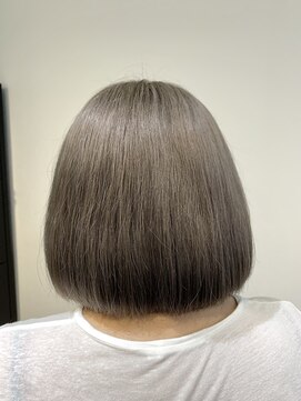 エー(...a) ブリーチオンカラーグレー