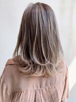 アイティーバイアルバム 松戸店(IT by ALBUM) ハイライトグラデーション_アースカラーくびれヘア_ba302501