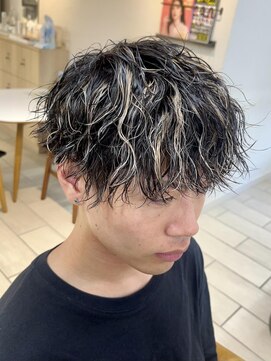 テトラ バイ ネオリーブ 横浜西口店(tetra by neolive) ブリーチ　ハイライト　デザインカラー　横浜